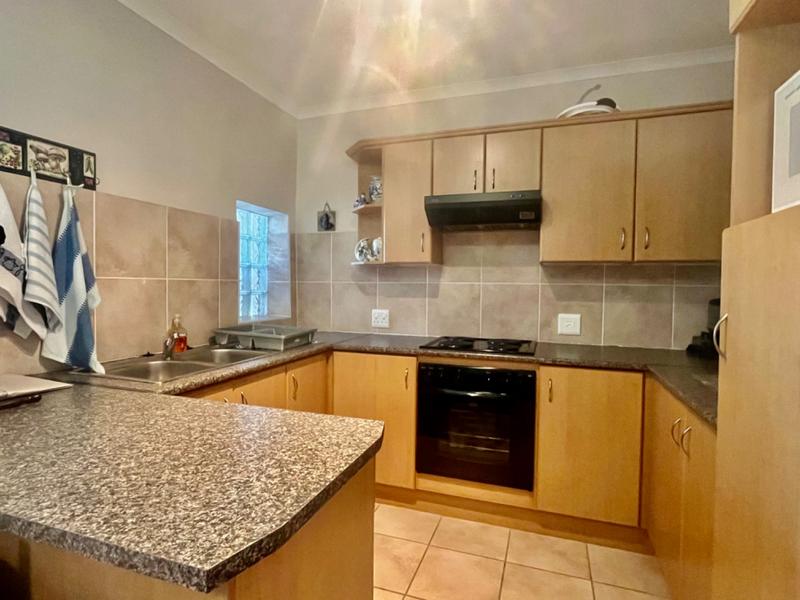 4 Bedroom Property for Sale in Fraaiuitsig Western Cape